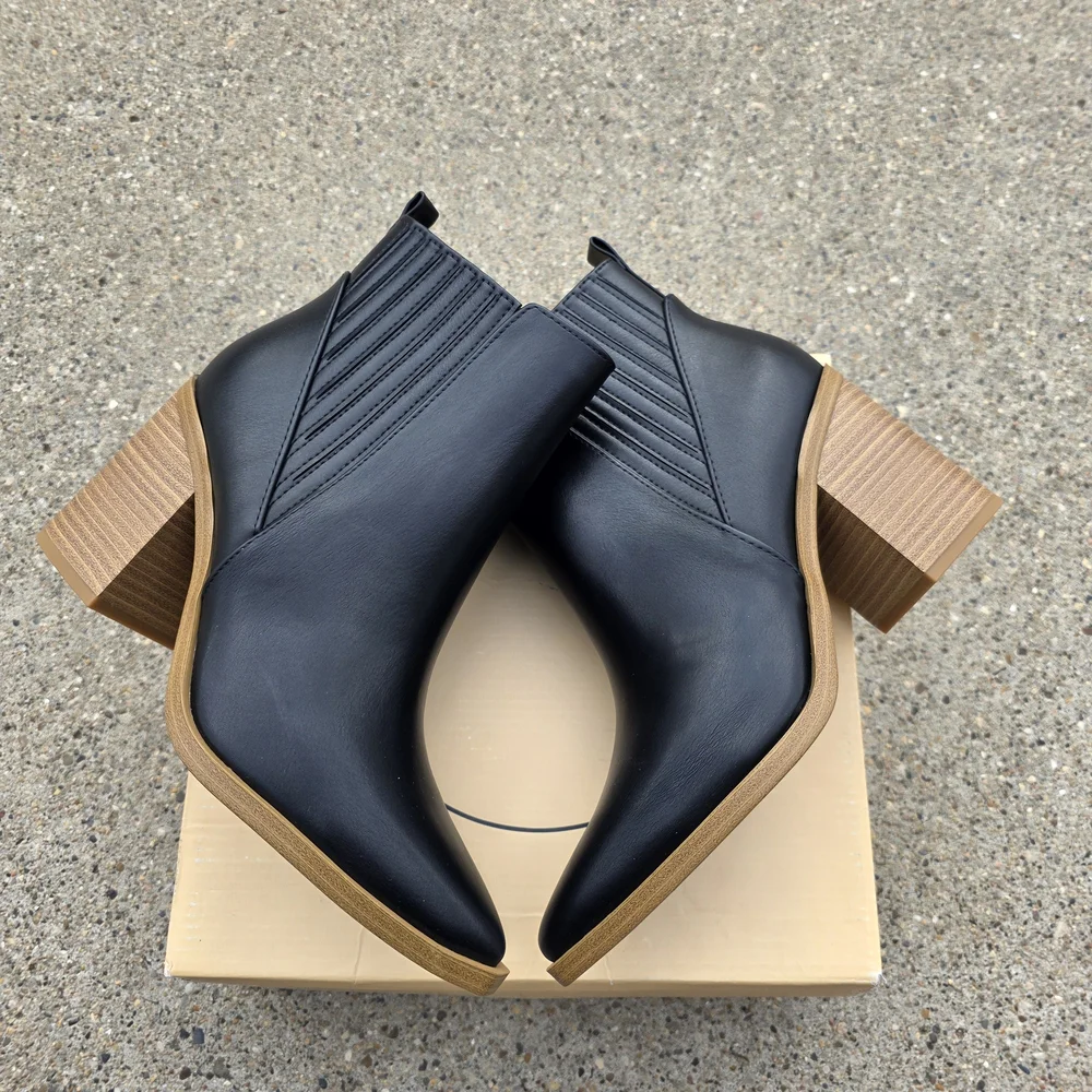 Soda Classic Black Ankle Boot with Stacked Heel - Women Size 7.5